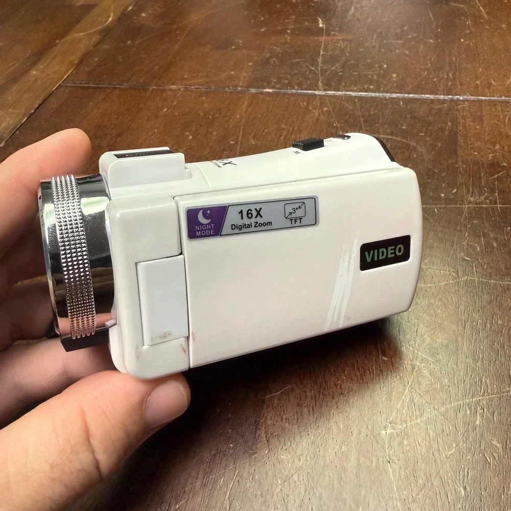 Vivitar Digital Camcorder White DVR507-WHT 16X Zoom Night Vision Rechargeable
